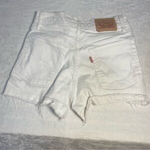 Levi’s Stretchy High Rise Shorts Women’s 26 Waist White Cutoff Denim Distressed
